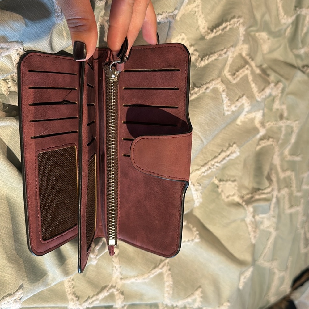 Wallet - Picture 2 of 3